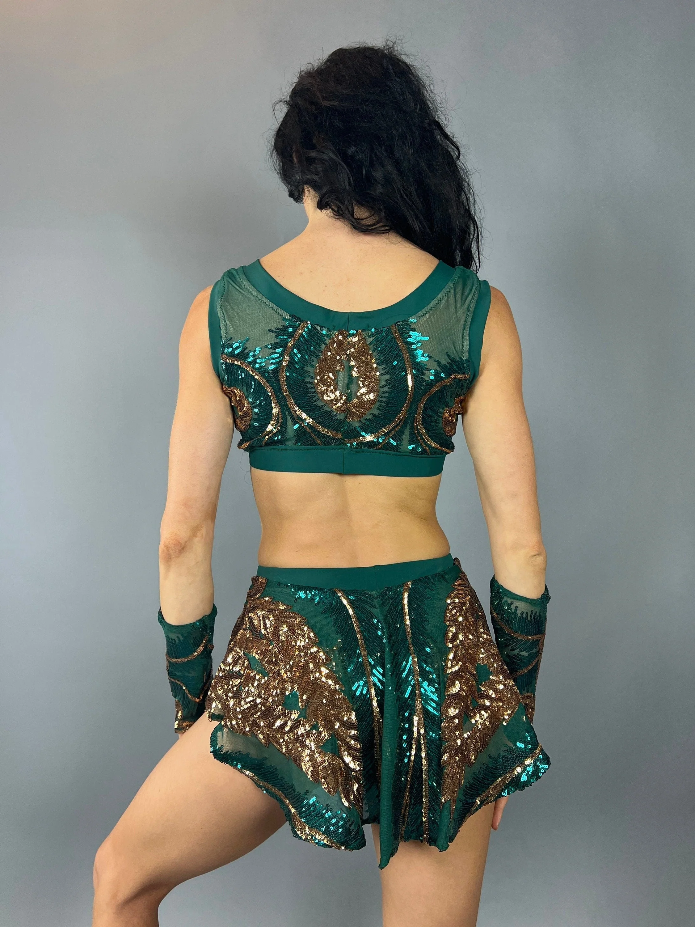 Green and Gold Sequin Crop Top and Bottom Set, V-Neck Crop Top, Shorts With Half-Skirt, Hand Accessories - Image 9