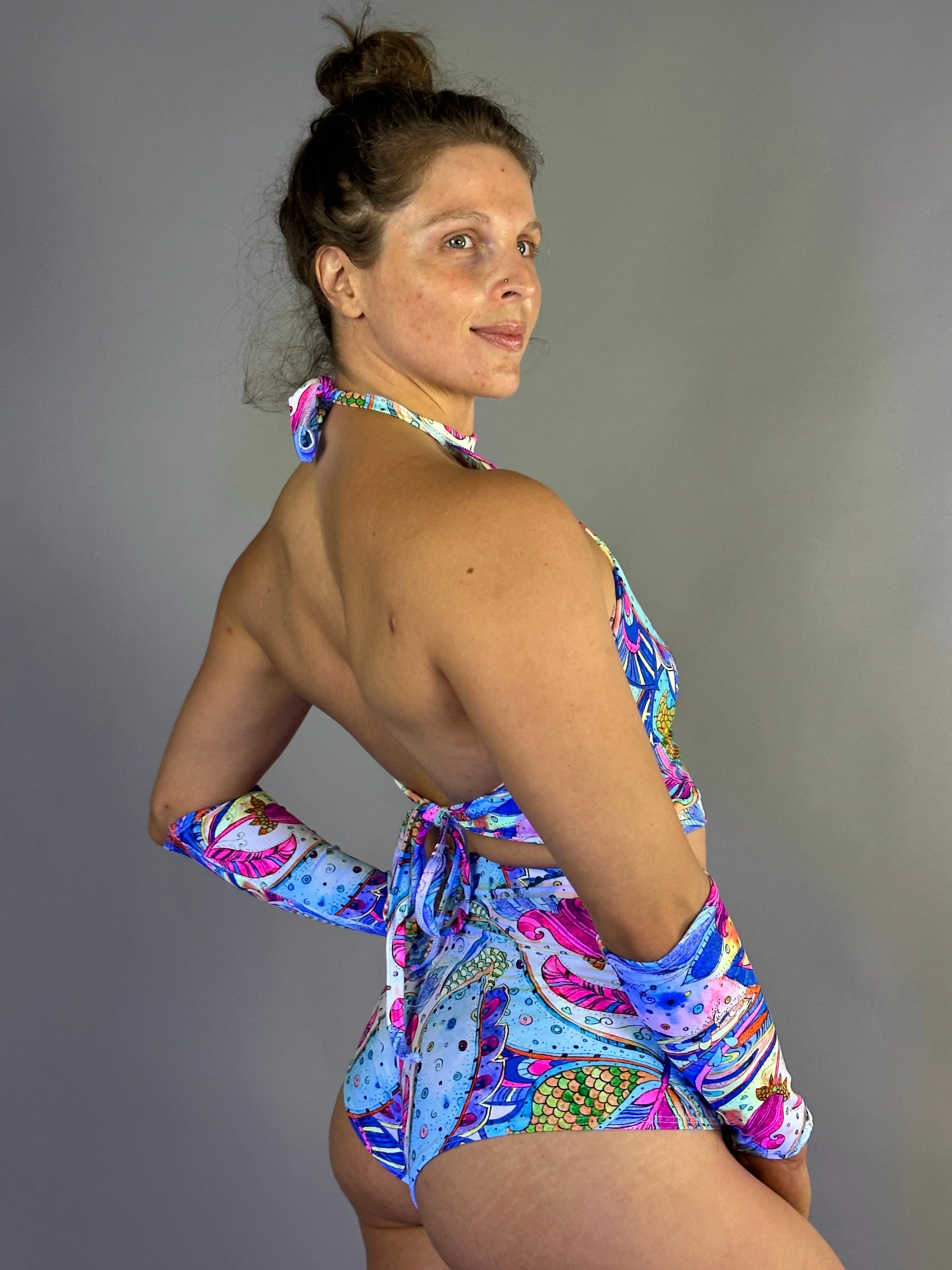 Fluorescent Floral Dance Costume, UV Glow Spandex Set, Halter Crop Top and High Waist Shorts, Pole Dance Outfit, Arm Sleeves - Image 3