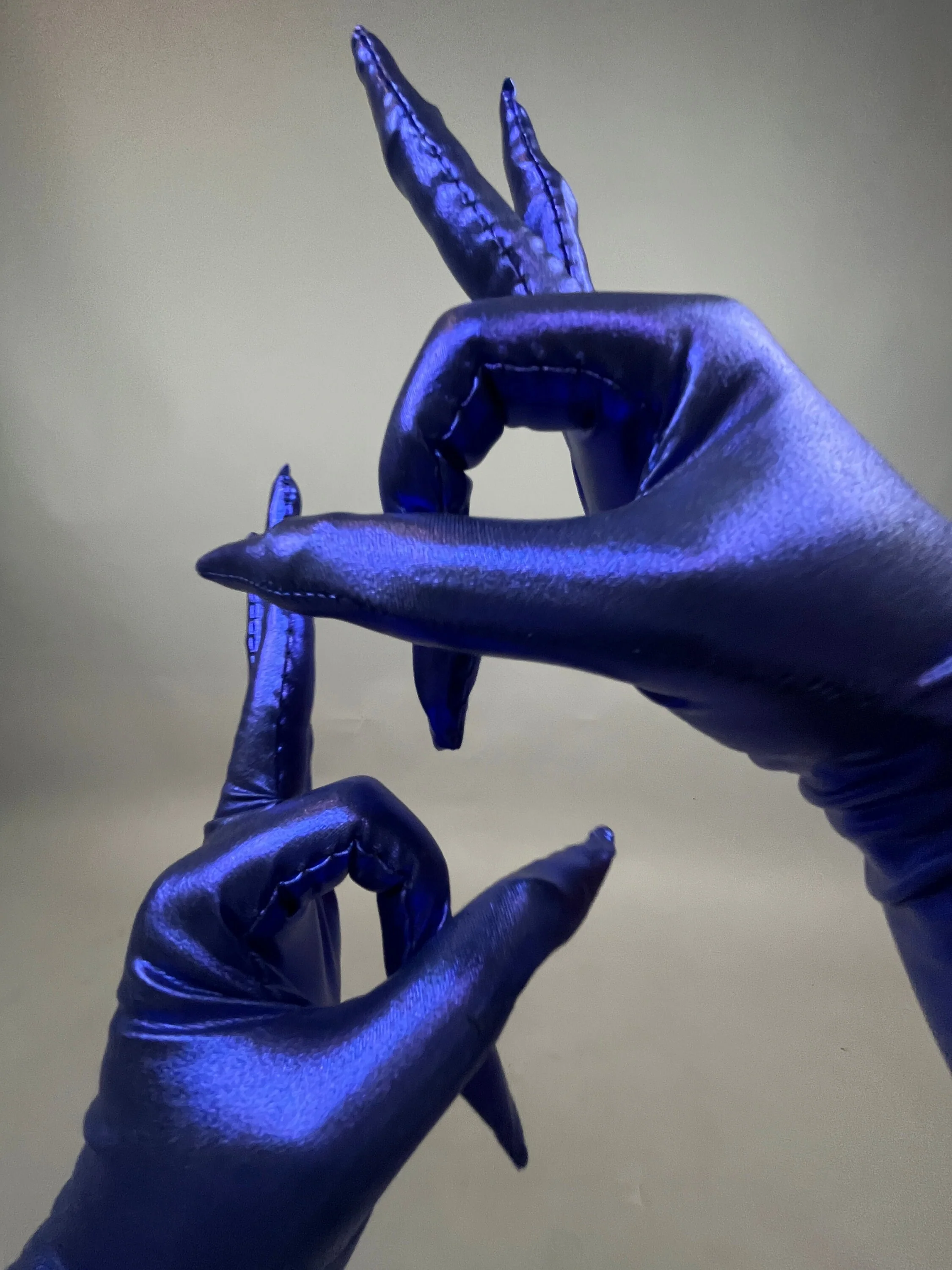 Blue Long Finger Gloves, Spandex Costume Accessory, Foam Fingers, Metallic Handwear, Halloween Cosplay Prop, Futuristic Fashion, Drag Queen Gloves - Image 4