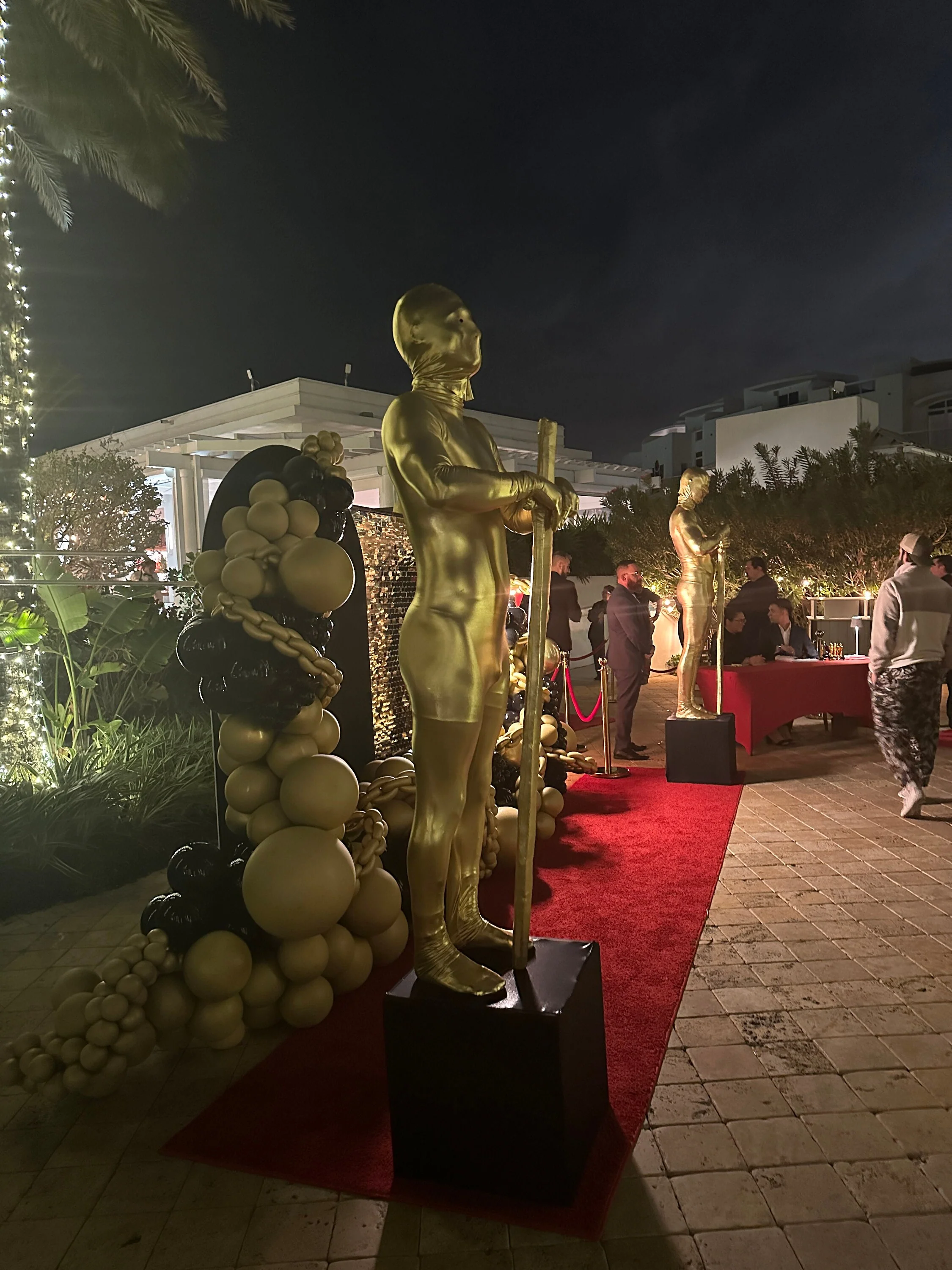 Oscar Statue Costume, Gold Metallic Men's Jumpsuit, Full Body Cosplay Suit with Mask Gloves Socks, Mirror Spandex Performance Wear - Image 8